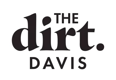 The Davis Dirt logo